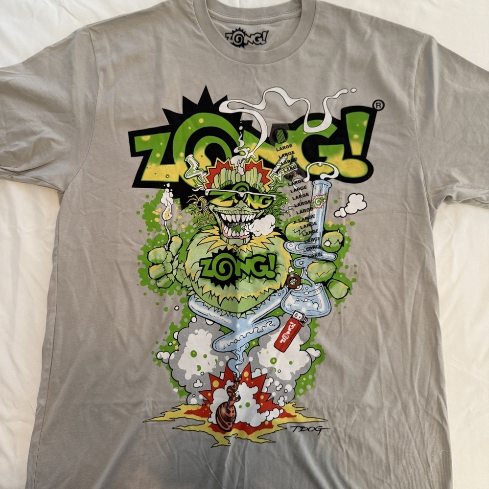 Zong! Graphic Tee in Gray and Green Large 0004